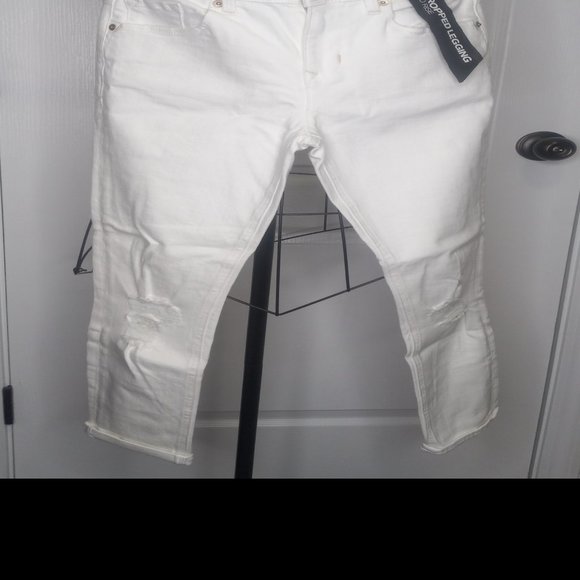 #10 - White Express Jeans - Picture 5 of 10